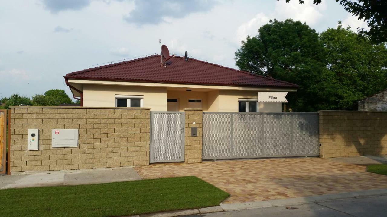 Rekreacny Dom Flora Villa Veľký Meder Exterior foto